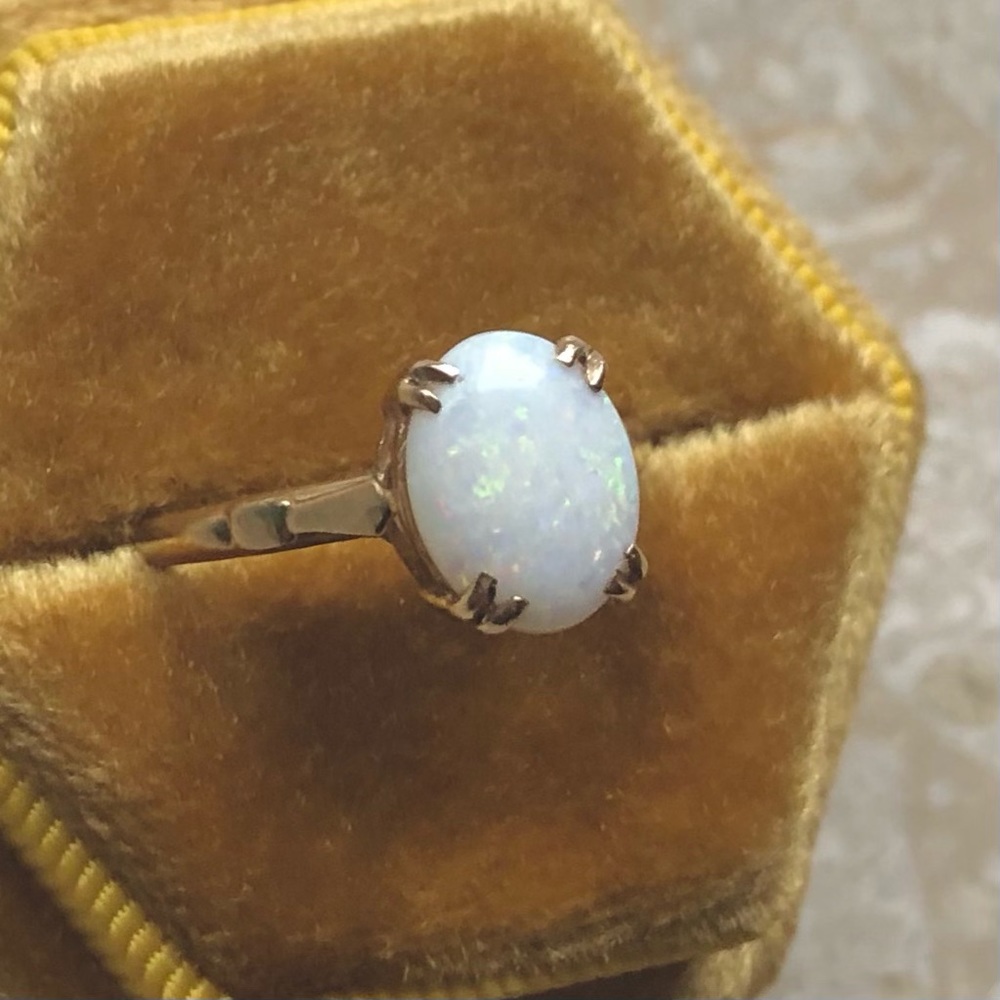 Vintage Opal Oval Yellow Gold Claw Ring